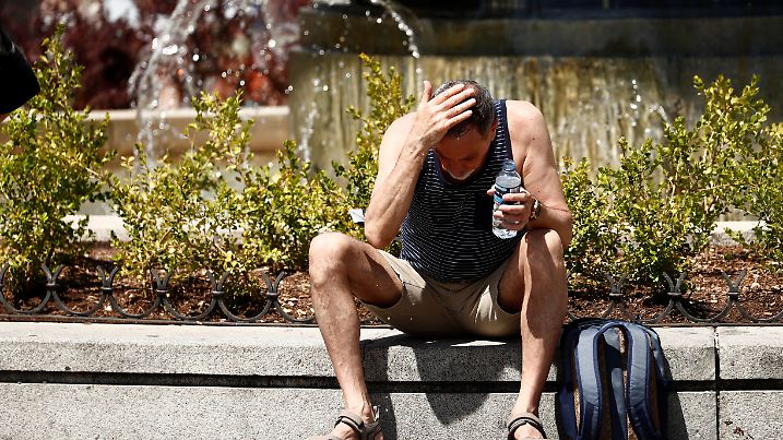 Madrid residents cool off as heatwave hits the country