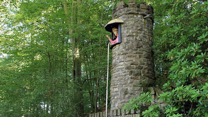 Rapunzel, Dornröschen und viele weitere Märchen der Gebrüder Grimm sind hier zu entdecken - einfach zauberhaft.