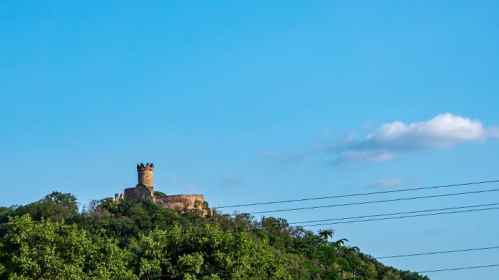 Die Mühlburg in Thüringen zählt zu den sogenannten Drei Gleichen und ist vermutlich die älteste Steinburg des Bundeslandes.