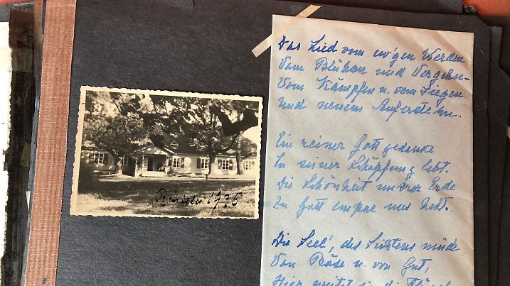 Fotoalbum mit Gedicht über die Heimat.