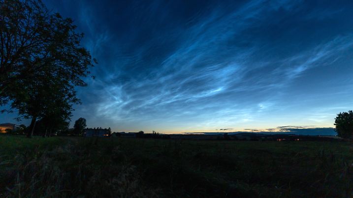Sachsen, Leuchtende Nachtwolken bei Schönau-Berzdorf 05.07.2020, 21 Uhr Schönau-Berzdorf Fotograf: LausitzNews.de/ Stefa