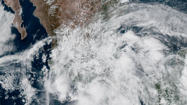 Satelliten-Bild des Kategorie-3-Hurrikan ERICK über Mexiko