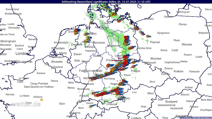 Die aktivsten Gewitterzellen sind derzeit auf dem Weg ostwärts.