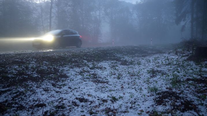 Heftige Gewitter, Unwetter und Hagelschlag beendeten am Sonntagnachmittag das Sommerwetter in Deutschland. In Süddeutsch