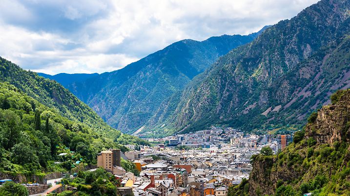 aerial view of the city of Andorra la Vella, capital of Andorra.”r”n