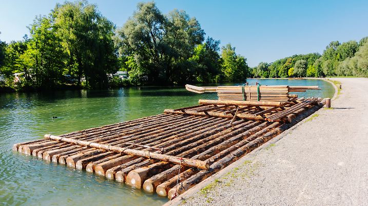 a raft on the isar river in munich