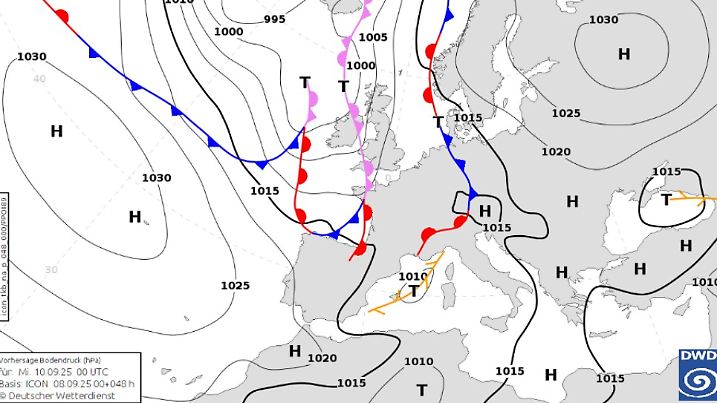 Ein giftiges Tief zieht übers Mittelmeer - Gewitter und Starkregen sind die Folge.