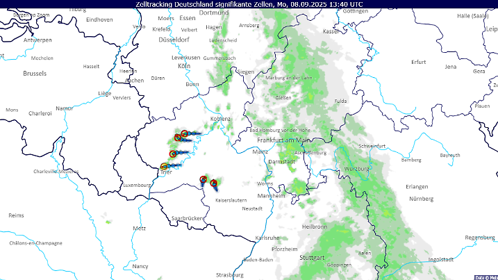 Zelltracking-Übersicht: Im Westen entstehen weitere Gewitter.