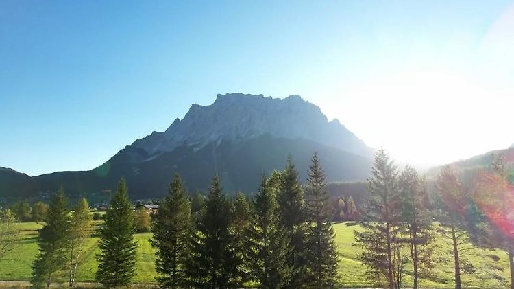 Herbstglanz über den Bergen Tirols