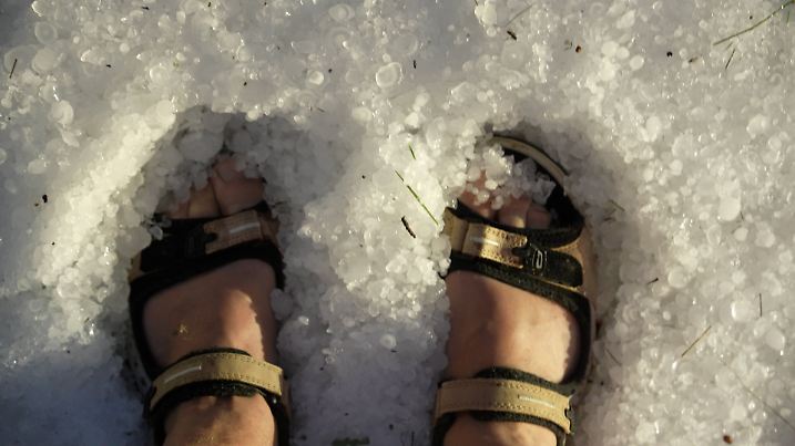 Heftige Gewitter, Unwetter und Hagelschlag beendeten am Sonntagnachmittag das Sommerwetter in Deutschland. In Süddeutsch