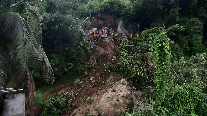 Erdrutsch nach einem Erdbeben in Guwahati