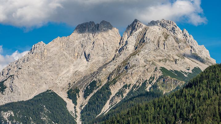 Mieming Range or Mieminger Mountains. Northern Limestone Alps, Tyrol state, Austria, Europe