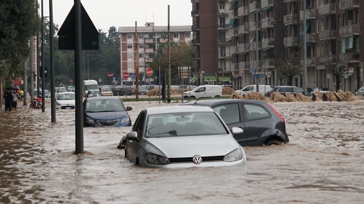 Milan, Storms: Seveso River overflows in Niguarda due to bad weather