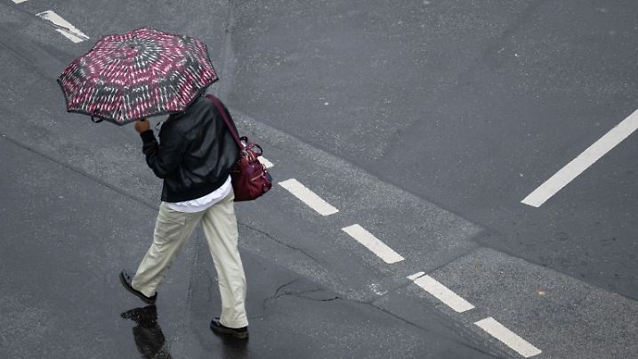 Ohne Regenschirm ging es in Hessen im September nicht.