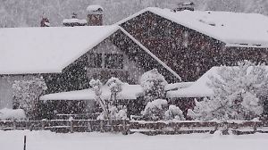Diesmal pünktlich zu Weihnachten erleben viele Menschen in den Alpen Weiße Weihnachten. Im Gegensatz zu den letzten Jahr