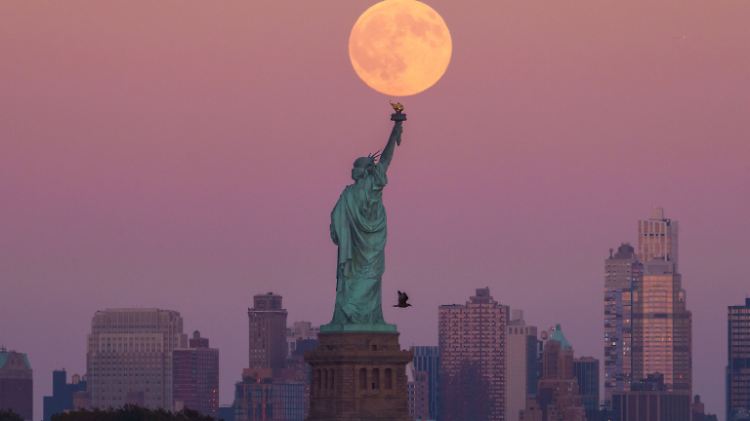 Supermond in den USA - New York