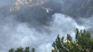 Firefighting efforts continue in the forest areas of Alanya district in Antalya