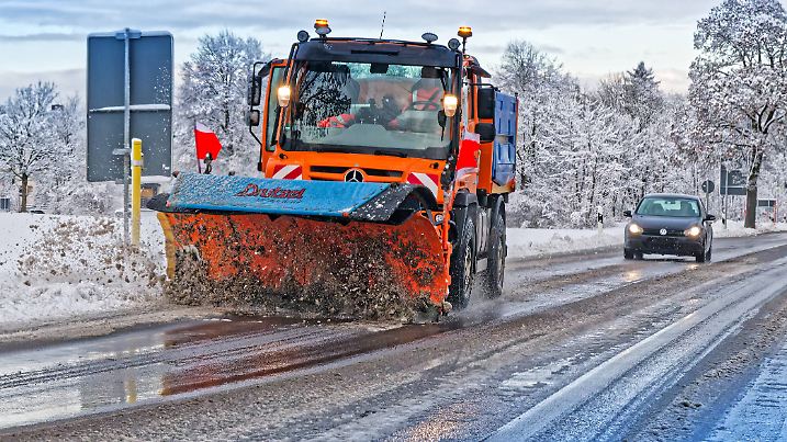 ak vb k+ Achtung Glatteis, der Winterdienst ist im vollen Einsatz