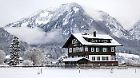 Winter, Schneelandschaft, Haus Bergesruh, hinten Berge der Allgäuer Alpen, Oberstdorf, Oberallgäu, Allgäu, Bayern, Deuts