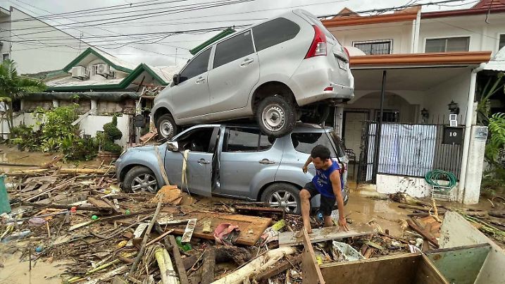 APTOPIX Philippines Extreme Weather Asia Typhoon