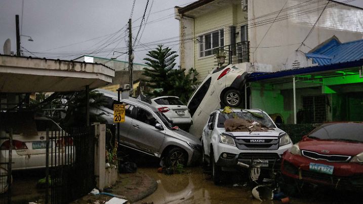 Aftermath of Typhoon Kalmaegi in Cebu