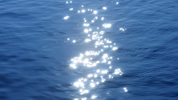 auf dem Wasser reflektierte Sonnenstrahlen, Groenland, Ilulissat, Disko Bay | Sunbeam Reflected in Water, Greenland, Ilulissat, Disko Bay | Verwendung weltweit