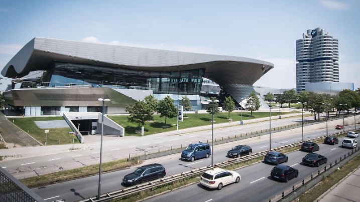 July 21, 2018 - Munich, Bavaria, Germany - BMW Welt multi-use exhibition center used for meetings and promotional events, and where buyers take delivery of BMW vehicles. It is located in district Am Riesenfeld in Munich, Germany, next to the BMW Headquarters and the Olympia park on July 21, 2018 in Munich Germany. Munich Germany PUBLICATIONxINxGERxSUIxAUTxONLY - ZUMAn230 20180721_zaa_n230_601 Copyright: xAndreaxRonchinix  