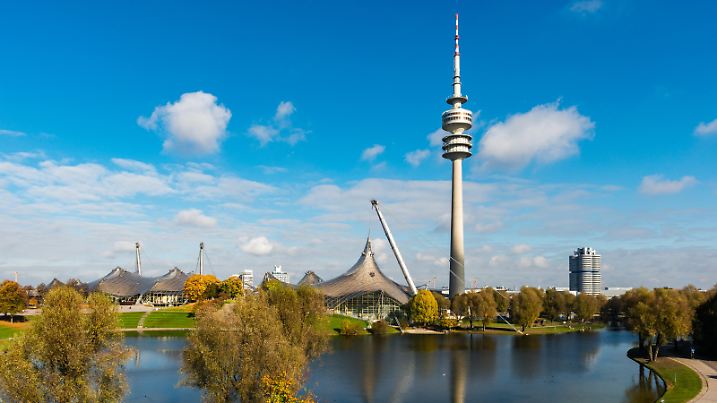 Olympiapark in München bei gutem Wetter